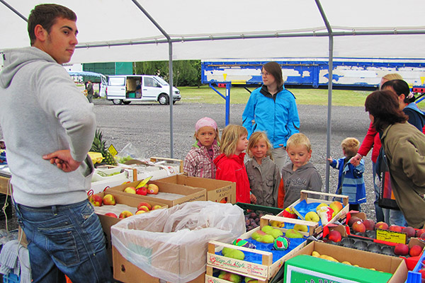 Auch die Raubacher Kindergartenkinder kaufen dienstags fr ihr gemeinsames Mittagessen ein. Foto: Wolfgang Tischler